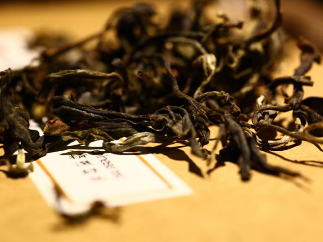 喝普洱茶古樹茶為什么后背會生熱發汗？喝完普洱茶身體發熱出汗是好是壞？！ 