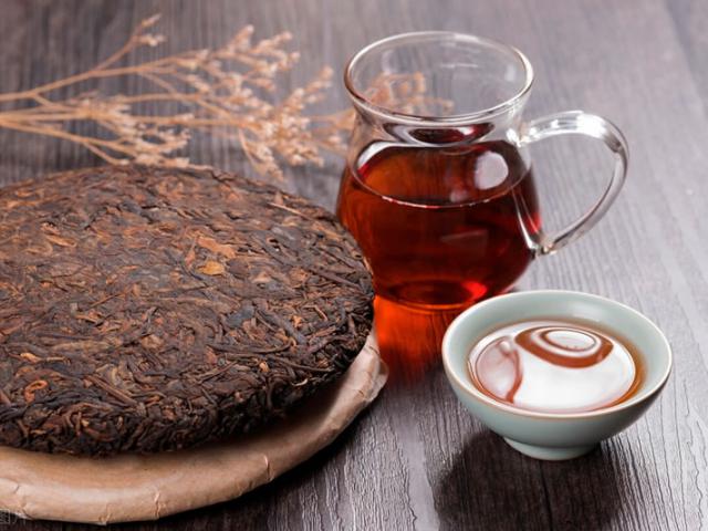 春節(jié)健康飲茶指南：佳節(jié)茶飲暖心解膩，選對茶葉，助消化又養(yǎng)生 